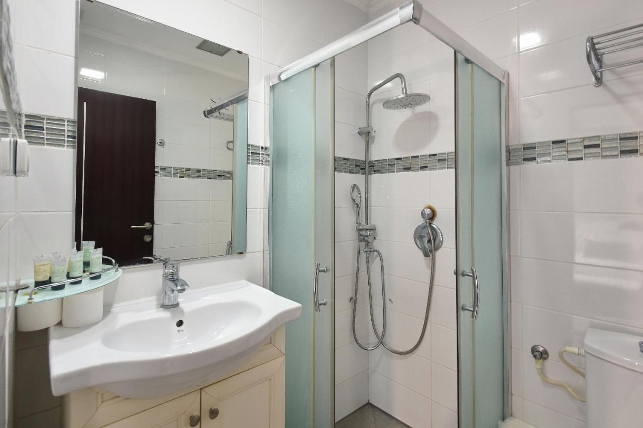 Nofim Suites Тиверіада Номер фото